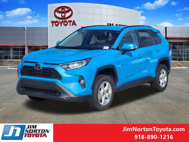 2021 Toyota RAV4 XLE 3