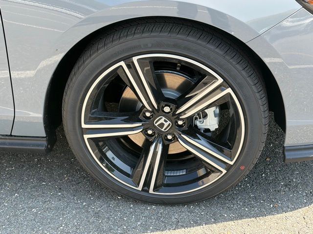 new 2026 Honda Accord Hybrid car, priced at $33,972
