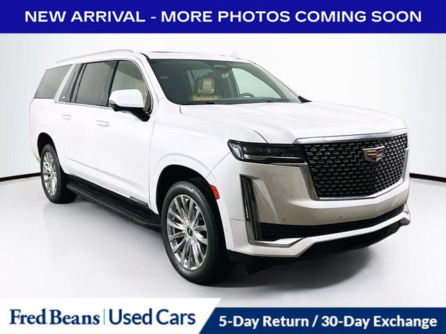 Crystal White Tricoat 2022 Cadillac Escalade ESV SUV / Crossover Four-Wheel Drive