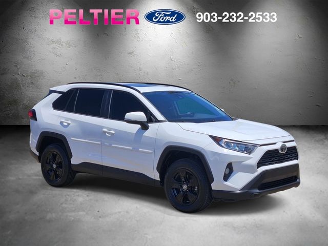 Super White 2019 Toyota RAV4 SUV / Crossover Front-Wheel Drive 8-Speed Automatic
