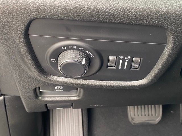 new 2025 Jeep Grand Cherokee L car, priced at $38,689