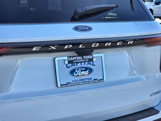 New 2026 Star White Metallic Tri-Coat Ford Active image 14