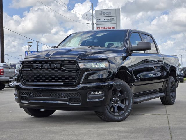 Diamond Black Crystal Pearlcoat 2026 RAM 1500 Express Crew Cab 4WD Pickup Truck Four-Wheel Drive 8-Speed Automatic