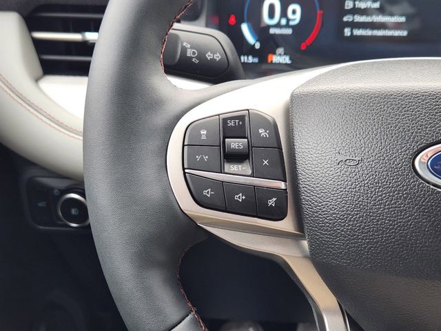 2025 Ford Explorer Active photo