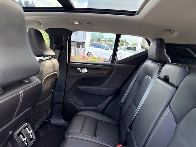 Used 2024 Volvo XC40 SUV