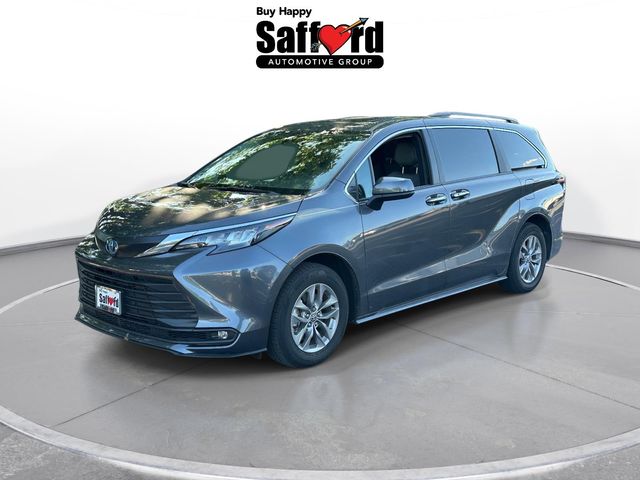 Magnetic Gray Metallic 2025 Toyota Sienna Minivan Front-Wheel Drive Continuously Variable Transmission