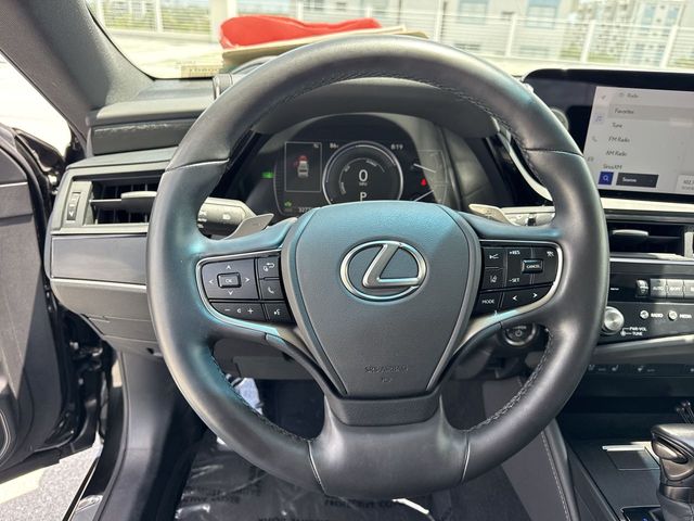Used 2025 Lexus ES Sedan