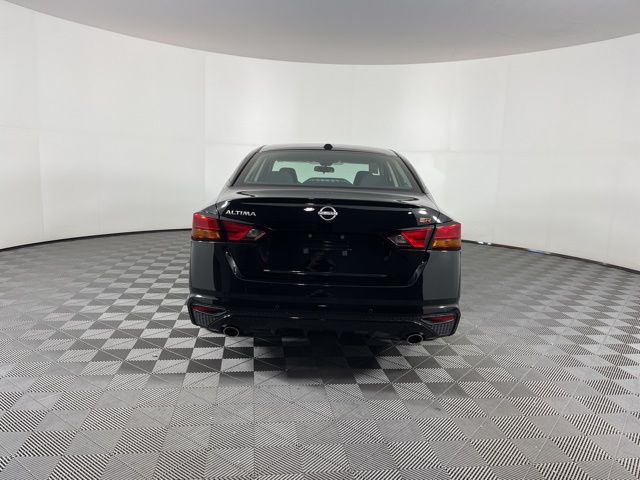2025 Super Black Clearcoat Nissan Altima 2.5 SR FWD Sedan