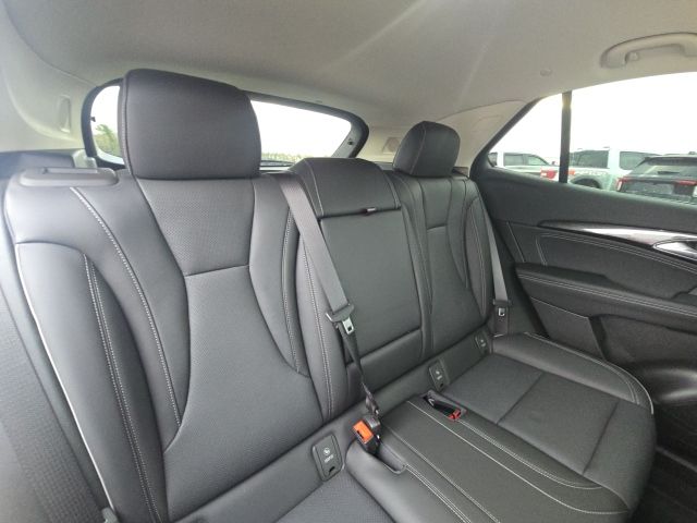 2023 Buick Envision Essence:C02556