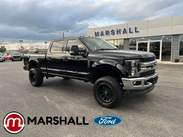 Shadow Black 2017 Ford F-250 Super Duty XLT Crew Cab 4WD Pickup Truck Four-Wheel Drive 6-Speed Automatic