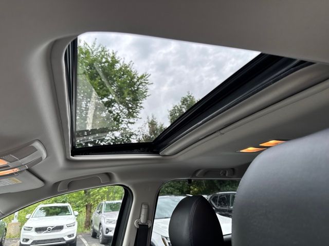 Used 2018 Black Mazda Touring image 18