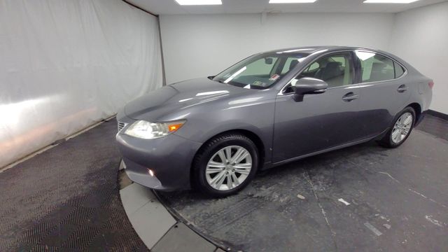 2013 – Lexus – ES