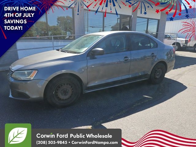 Gray 2014 Volkswagen Jetta Sedan Front-Wheel Drive 5-Speed Manual