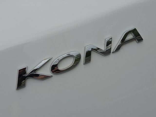 Used 2023 White Hyundai SEL image 15