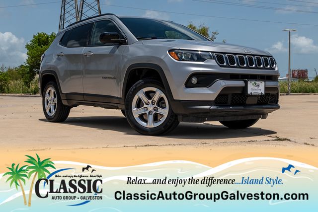 2023 Jeep Compass Latitude Silver at Legacy Ford
