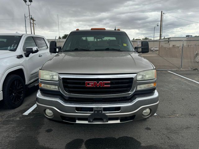 2003 GMC Sierra 3500 SLT 2