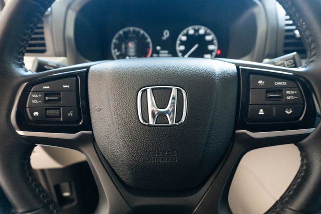 Used 2025 Honda Odyssey Van
