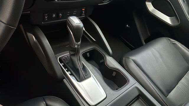 Used 2024 White Nissan SL image 31