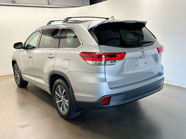 2017 Toyota Highlander SE Silver at Rochrich Mazda