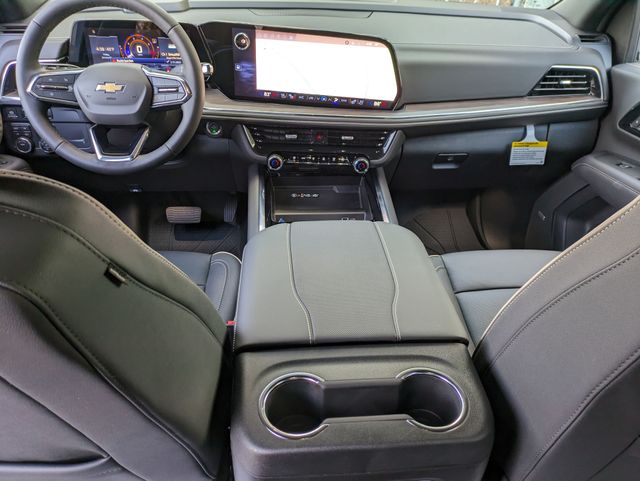 2025 Chevrolet Suburban Premier photo