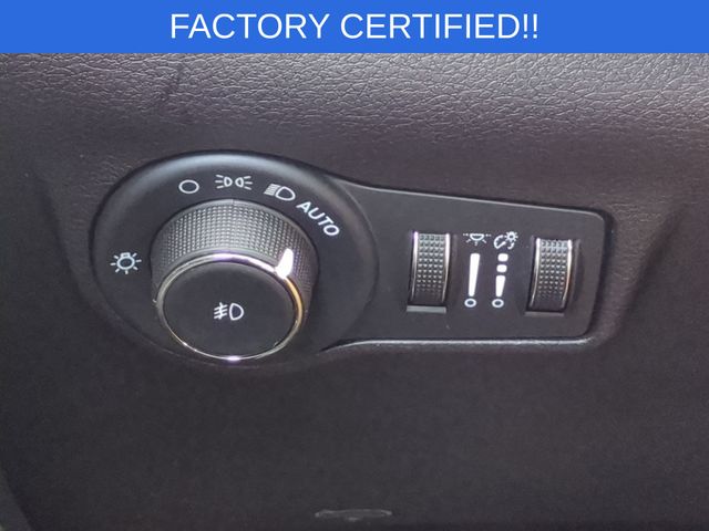 Used 2023 White Jeep Limited image 19