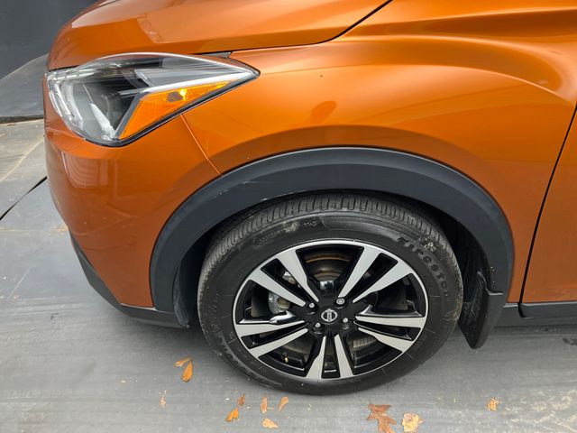 2020 Monarch Orange/Super Black Nissan Kicks SR FWD SUV