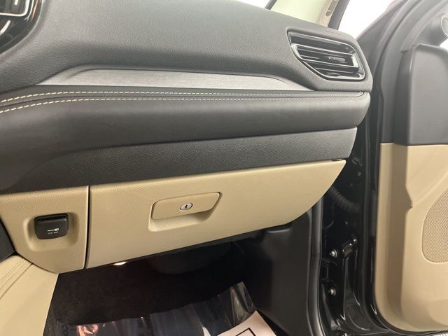 2022 DB Black Crystal Clearcoat Dodge Durango SXT RWD SUV