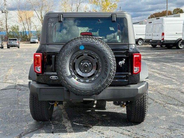 New 2025 Black Ford Base image 7