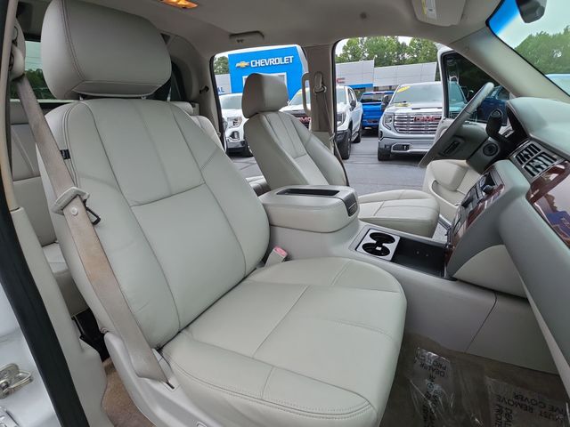 Used 2011 White Chevrolet LT image 11