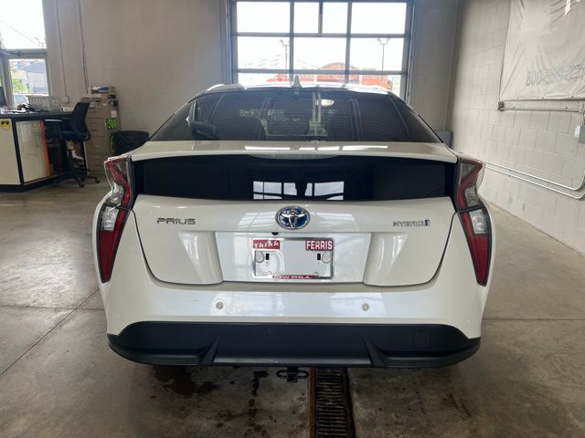 2018 Toyota Prius Four Touring photo