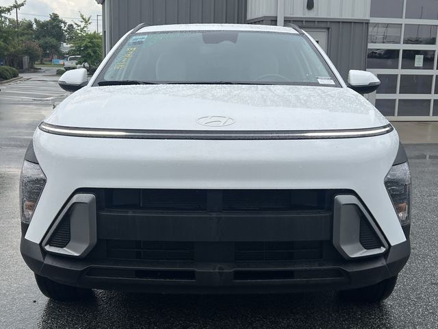 Used 2025 White Hyundai SEL image 16