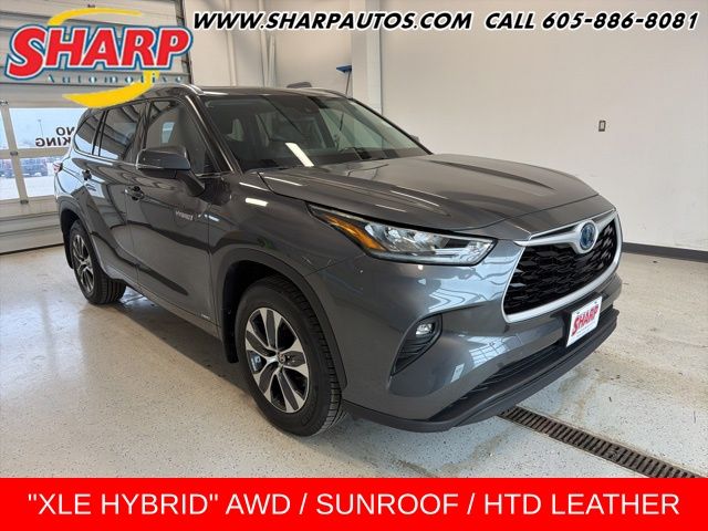 Magnetic Gray 2020 Toyota Highlander Hybrid XLE AWD SUV / Crossover All-Wheel Drive Continuously Variable Transmission