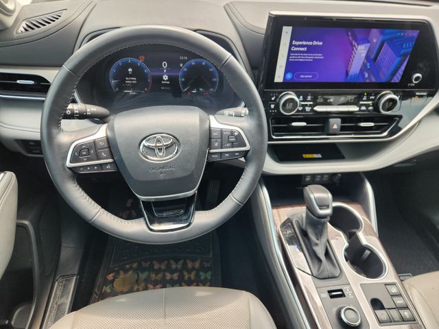2025 Toyota Highlander Limited Silver at Monument Chevrolet
