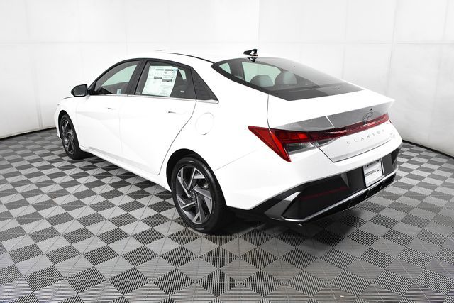 Elantra Hybrid Limited