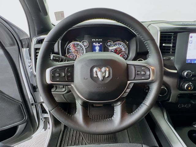 Used 2024 White Ram Big Horn/Lone Star image 12