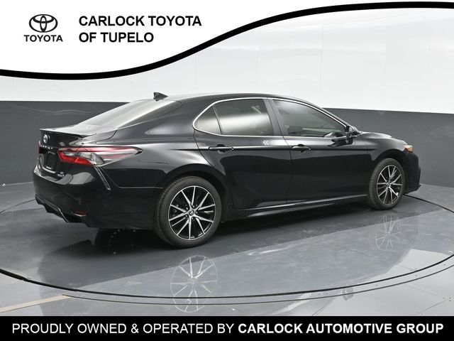 2023 Toyota Camry Hybrid SE 2