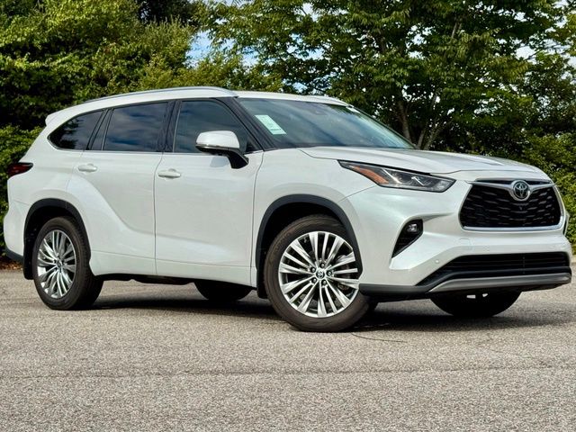 Used 2024 Toyota Highlander SUV