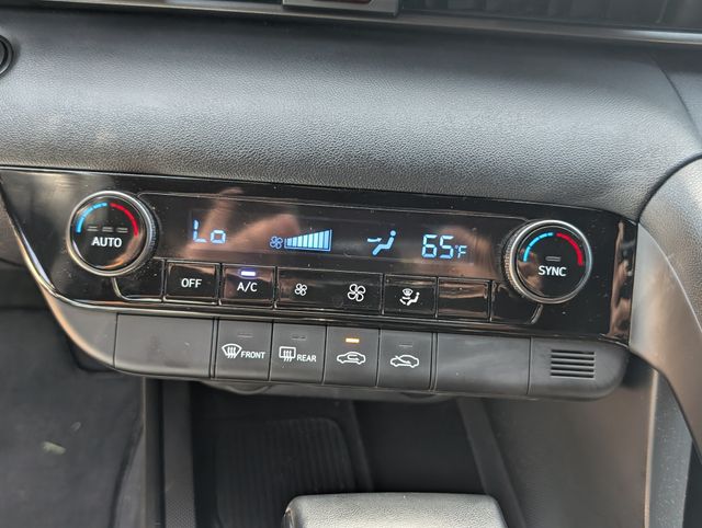 2025 Hyundai Elantra SEL Sport Blue at Victoria Chrysler Dodge Jeep Ram