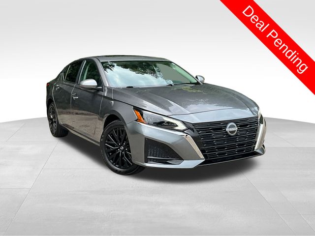 Gray (Gun Metallic) 2025 Nissan Altima Sedan All-Wheel Drive Continuously Variable Transmission