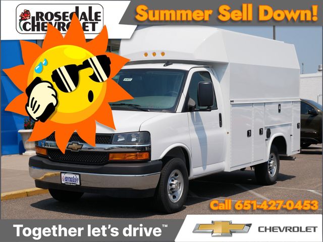 Summit White 2026 Chevrolet Express Chassis Van Rear-Wheel Drive 8-Speed Automatic