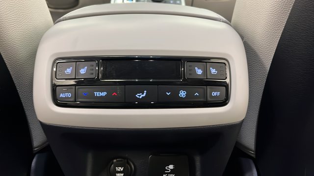 Used 2025 Abyss Black Pearl Hyundai Limited image 40