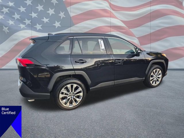 Used 2022 Black Toyota XLE Premium image 3