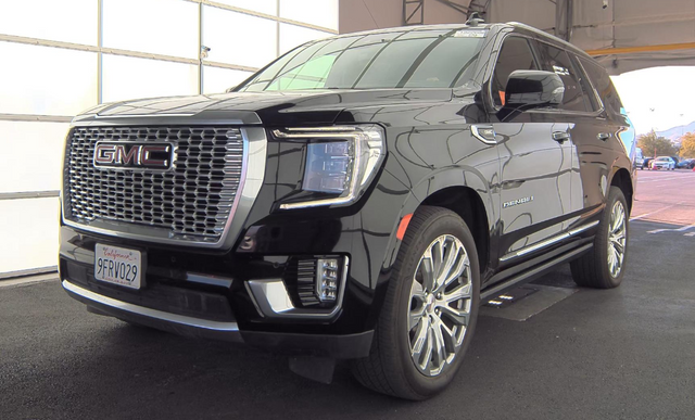 2023 GMC Yukon Denali 6