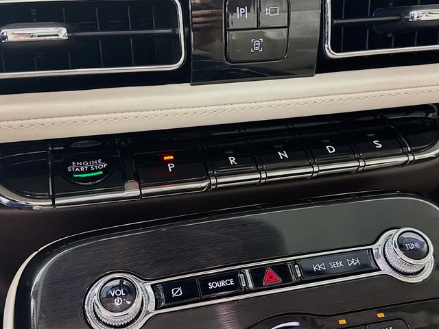 2022 Pristine White Metallic Tri-Coat Lincoln Nautilus Black Label AWD SUV