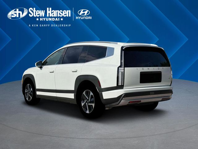 New 2026 White Hyundai SE image 5