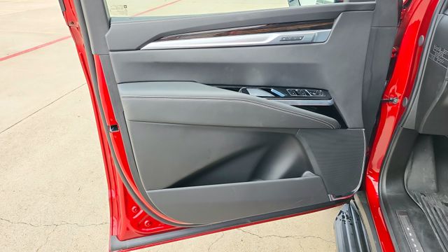2025 Cadillac Escalade Premium Luxury - Photo 31