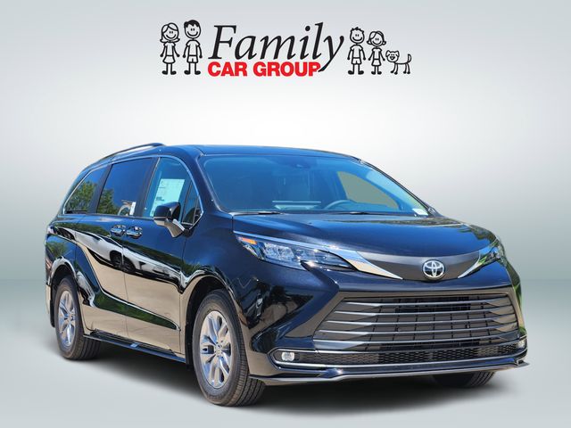 Midnight Black Metallic 2026 Toyota Sienna XLE 7-Passenger FWD Minivan Front-Wheel Drive Continuously Variable Transmission