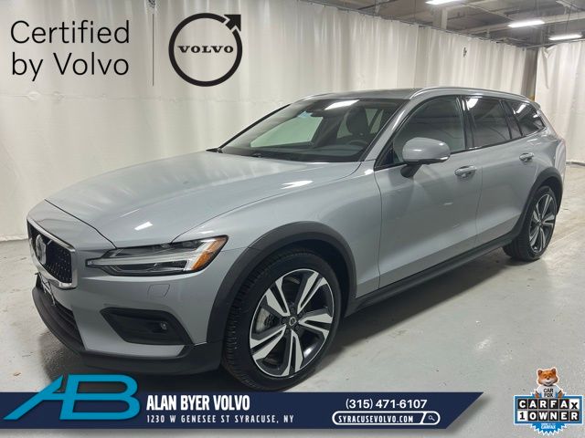 Vapour Gray Metallic 2025 Volvo V60 Cross Country B5 Plus AWD Wagon All-Wheel Drive Automatic