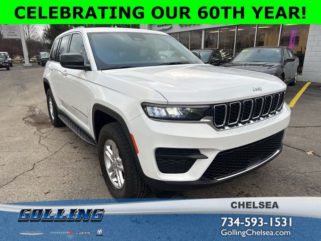 2025 Jeep Grand Cherokee Laredo 4WD