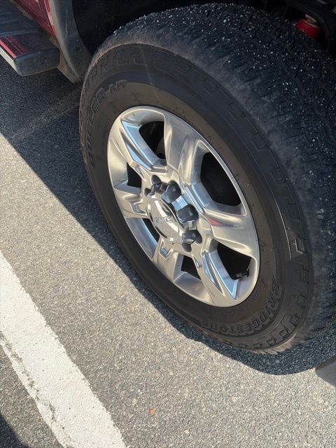 Used 2018 Red GMC SLT image 4